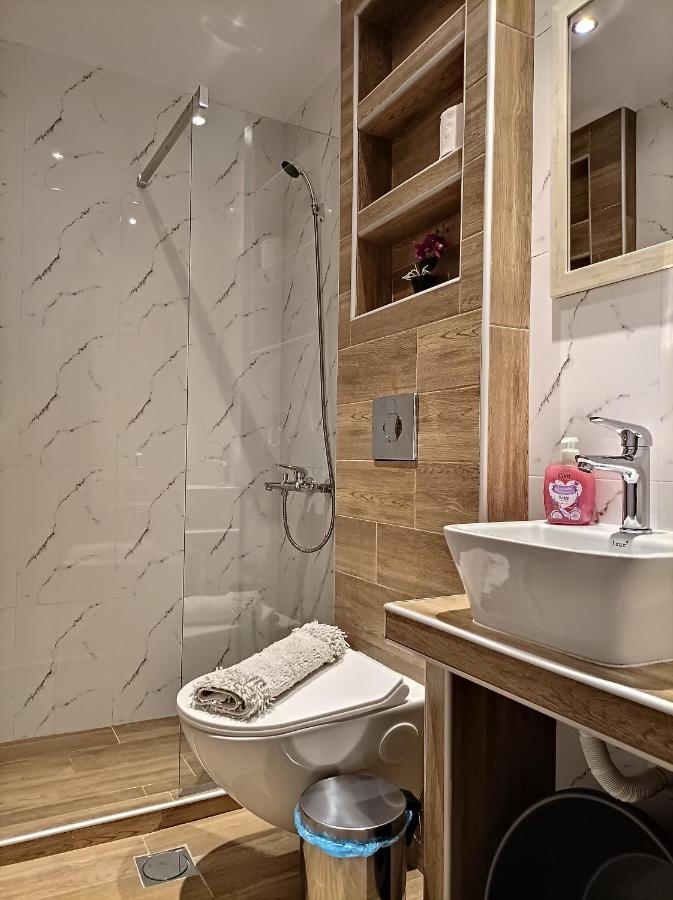 Black Rose Apartment Sarti